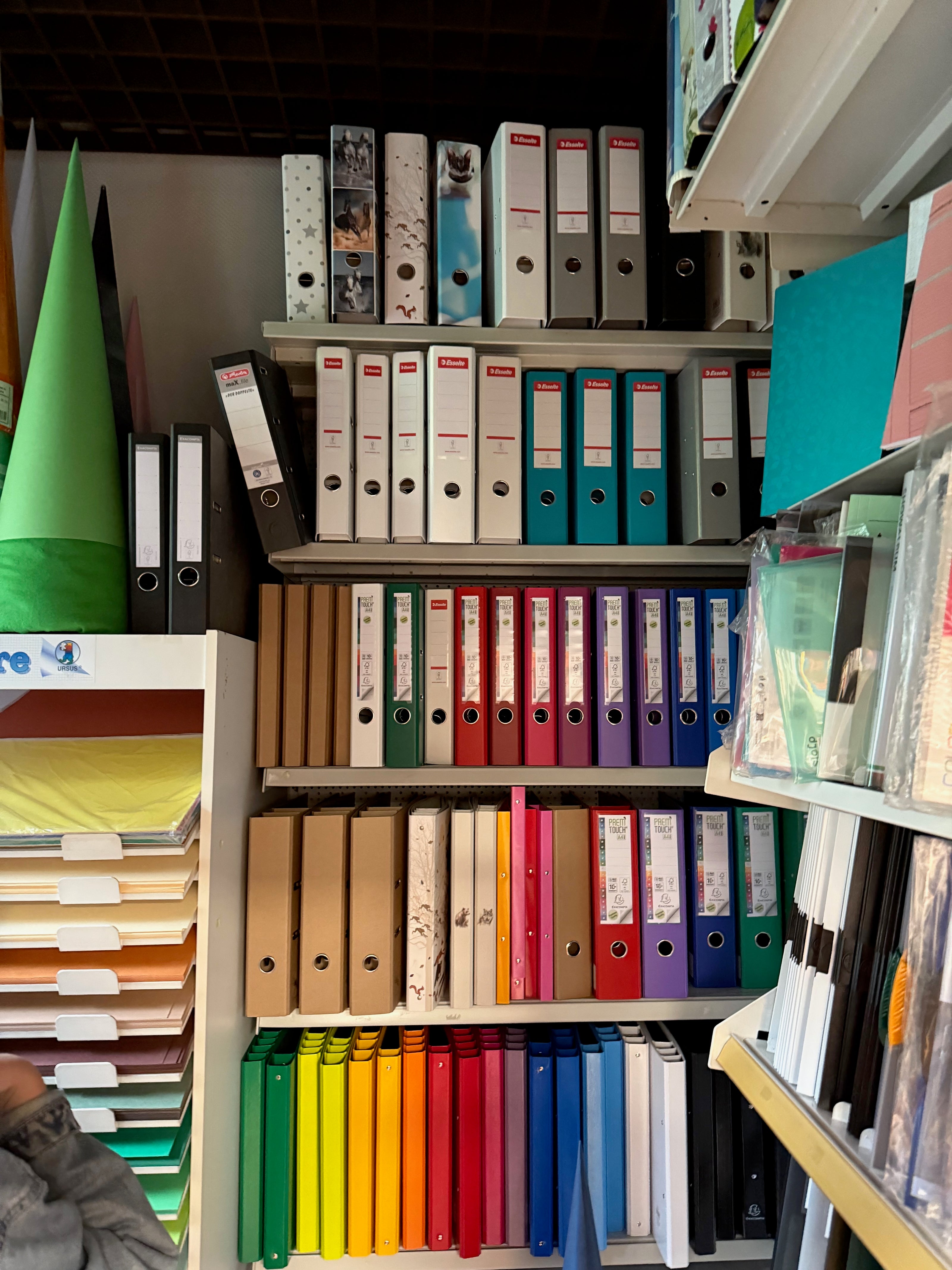 Ordner & Mappen für Schule und Büro – erhältlich bei Papyrus Köln-Sülz, gut erreichbar aus Lindenthal und Zollstock